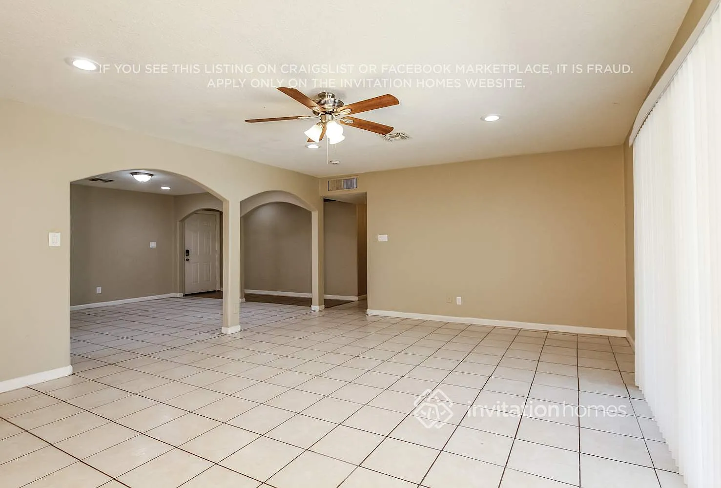 6717 W Hazelwood St Phoenix, AZ 85033 — Photo 4