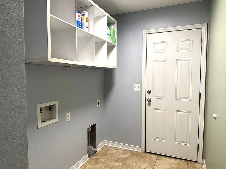 417 Eisenhower Dr — Photo 10