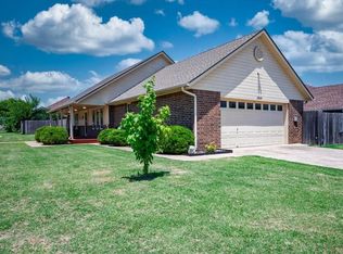 12529 SW 15th Ter, Yukon, OK 73099