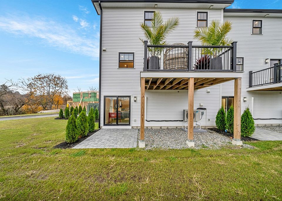 2nd image of 13 Birch Brook Rd #13