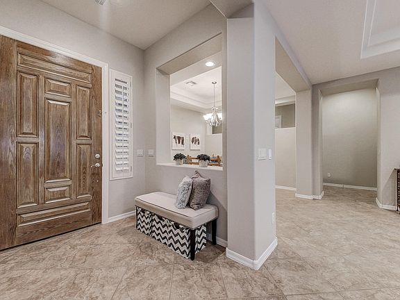 3rd image of 2132 E Horseshoe Pl