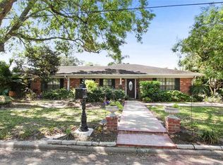 917 Fair Oaks Ln, Lake Charles, LA 70605