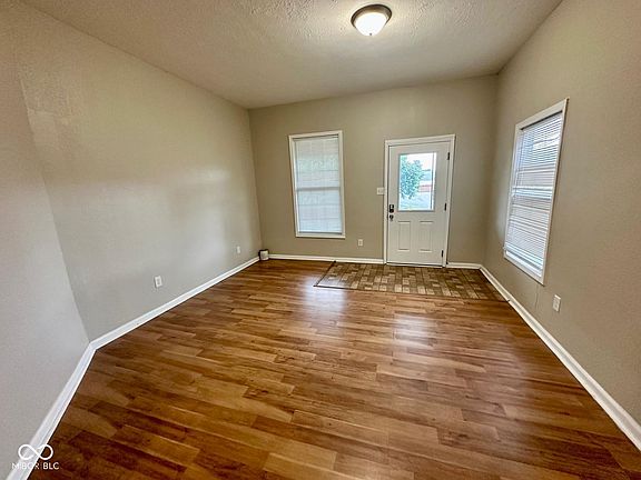 2nd image of 1058 W 31st St