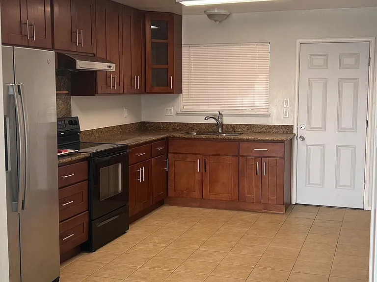 2426 Fern St #D — Photo 5