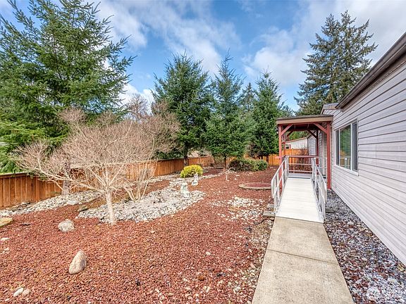 4th image of 15513 Fair Oaks Drive S