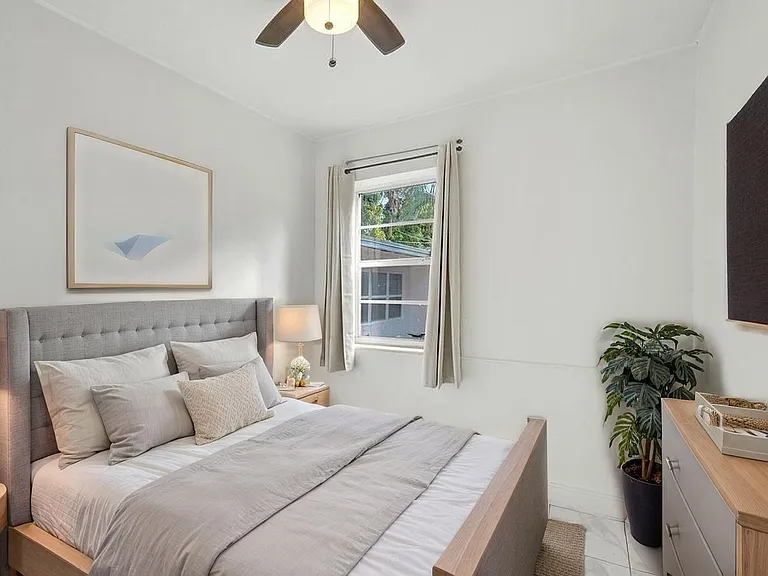 1836 SW 9th Ave — Photo 44