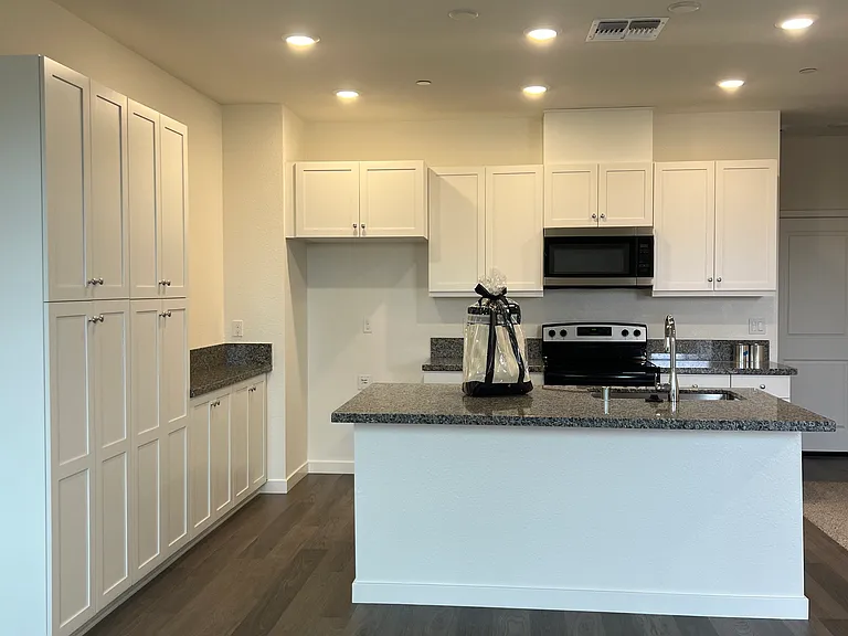 1828 Snowy White Pl #52 — Photo 8