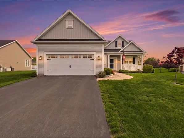5174 Quincy Cir, Canandaigua, NY 14424