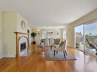 5070 Cochrane Ave — Photo 2