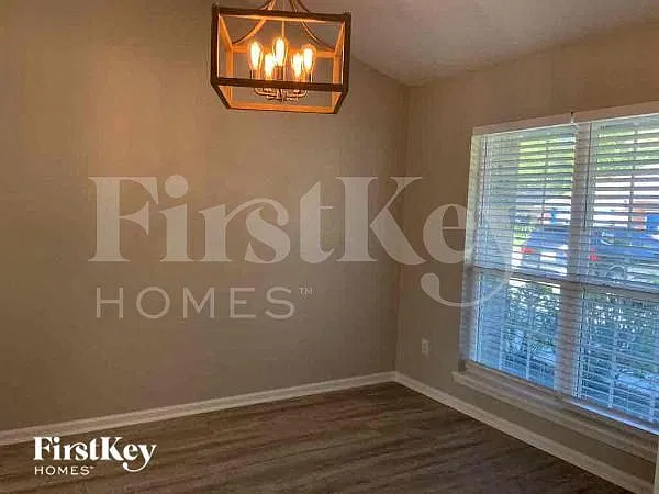 4 bed, 3.0 bath, 2048 sqft, $2,620 — Photo 3