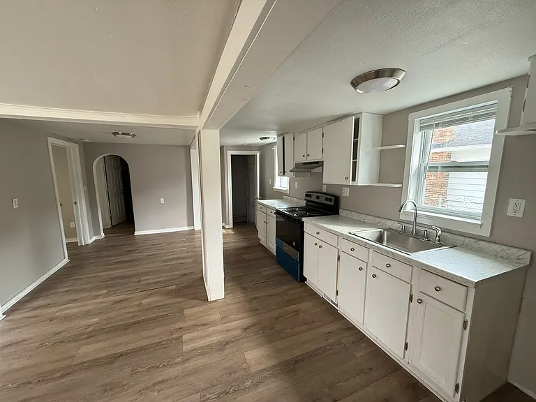 430 Dunlap St — Photo 5