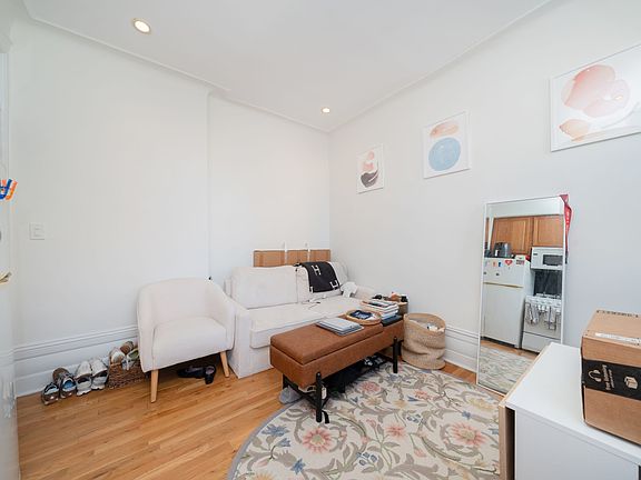 2nd image of 128 W 13th St APT 38