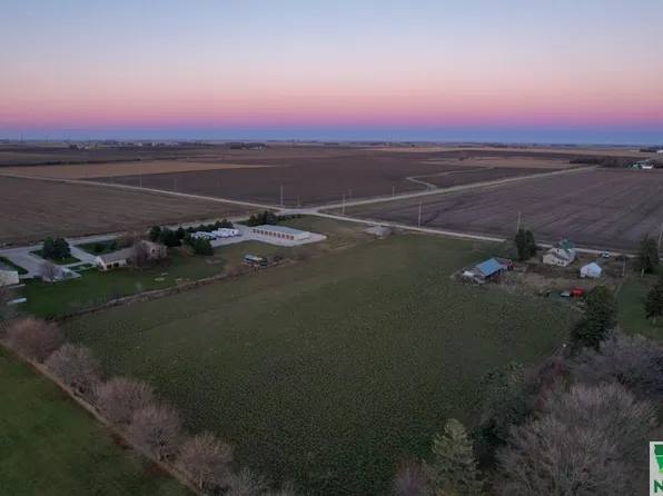 5811 60th Ave, Alta, IA 51002