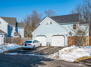 6 Twain Ct, Freehold, NJ 07728