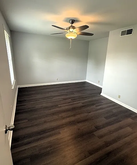 502 Clubhouse Ct — Photo 16