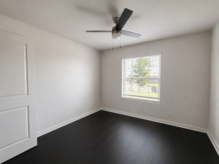 621 Xanadu Dr — Photo 13
