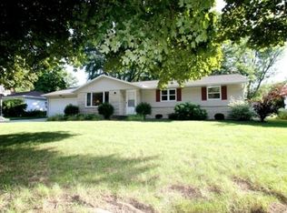 1301 April Ln, Green Bay, WI 54304