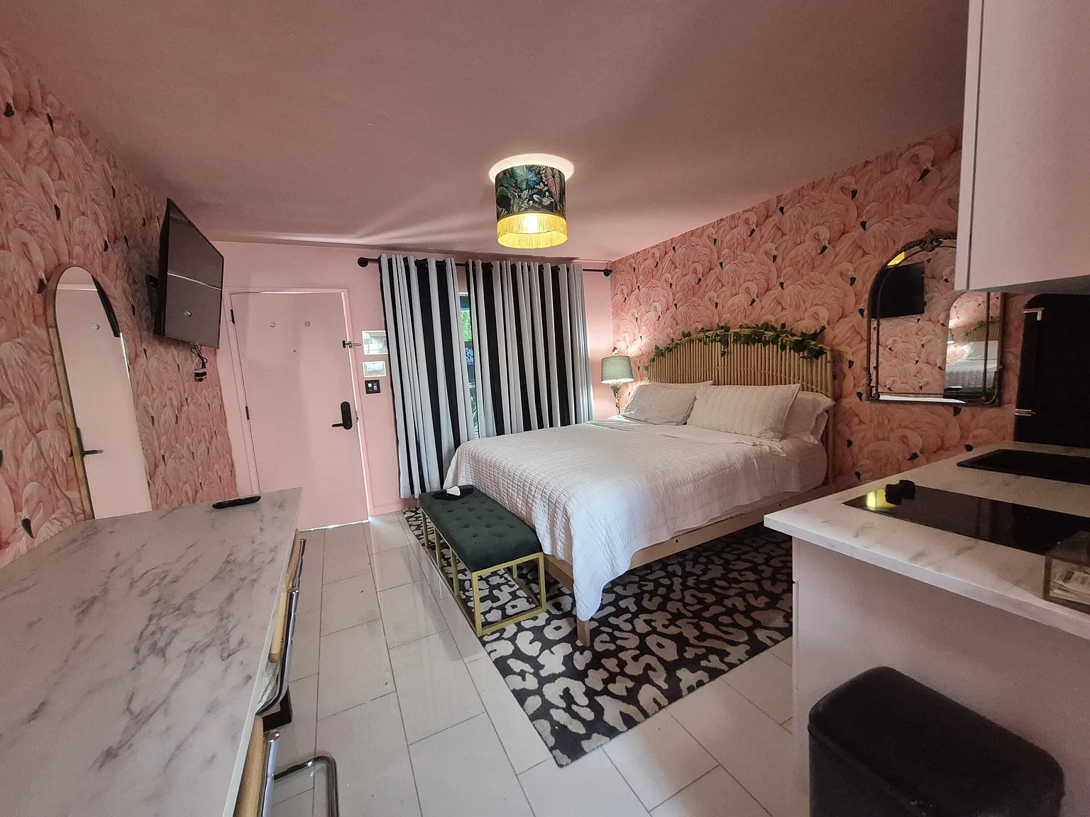 Studio, 1.0 bath, 380 sqft, $1,900 — Photo 2