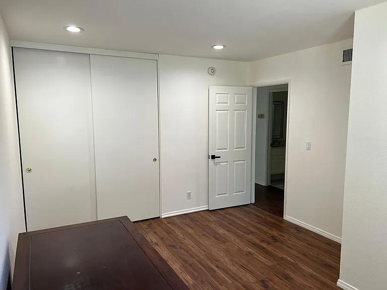 20230 Stagg St — Photo 32