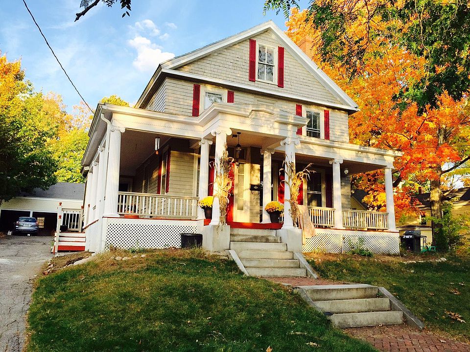 Front of house - All seasons are beautiful here, but fall is the best!