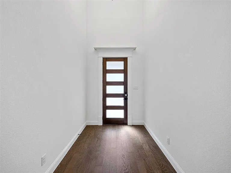 4280 Mill Pond Dr — Photo 5