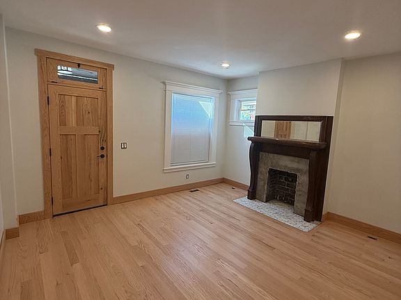 4th image of 10 Reeb Ave