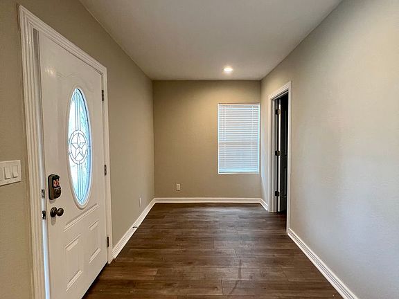 4th image of 1040 W Craig Pl