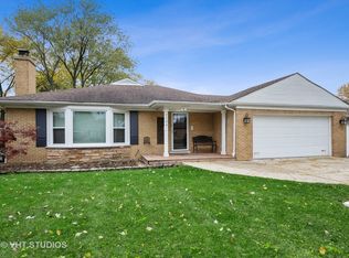 2154 Parkside Dr, Park Ridge, IL 60068