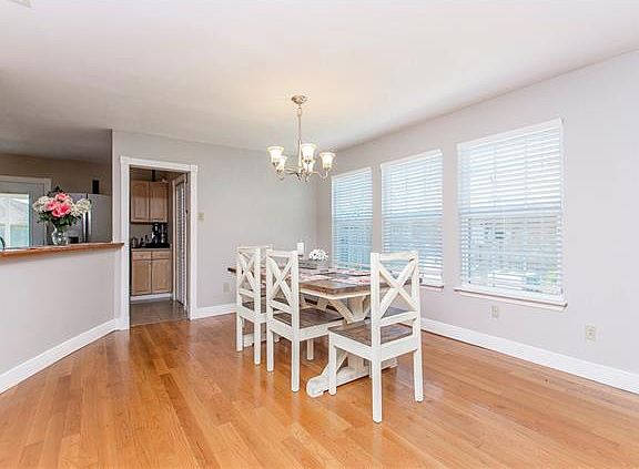 5th image of 513 John St