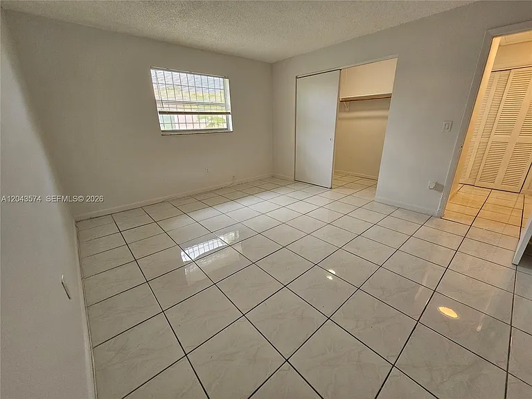 4621 SW 33rd Ave #4 — Photo 7