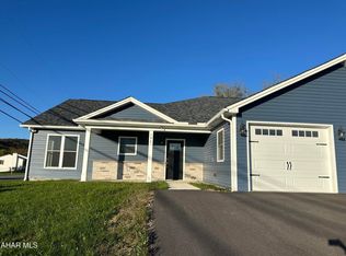 105 Red Tail Cir, Duncansville, PA 16635