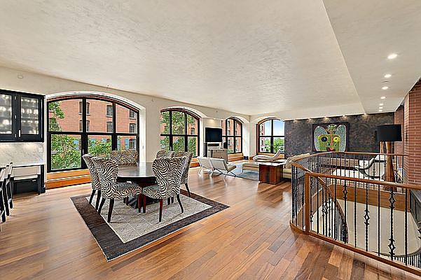 1st image of 414 Washington St #2