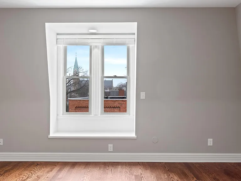 761 Oak St — Photo 29