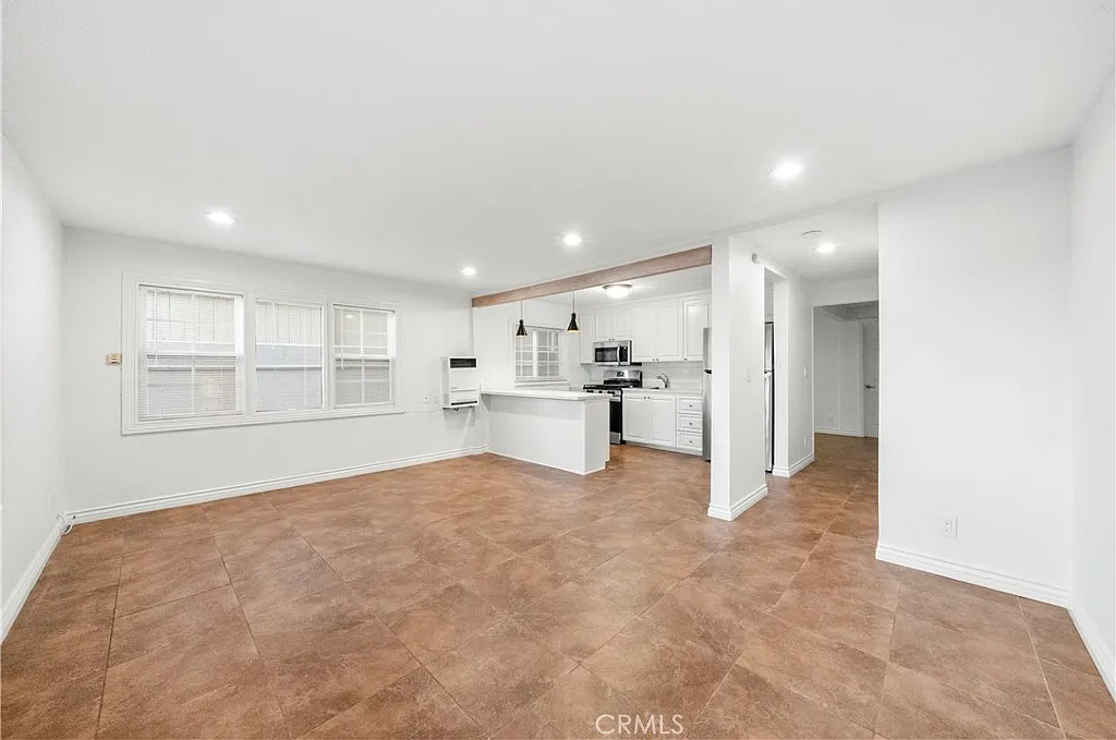 1 bed, 900 sqft, $3,500 — Photo 2