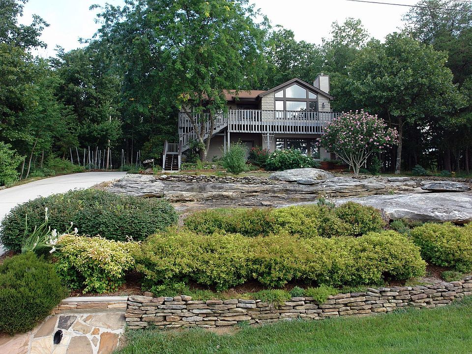 1st image of 343 Snead Dr