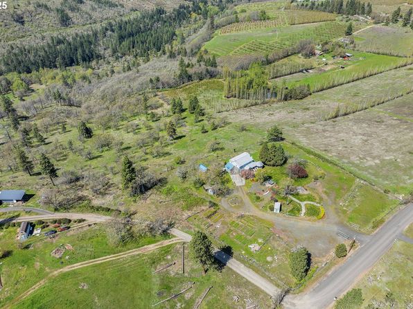 1805 Carroll Rd, Mosier, OR 97040