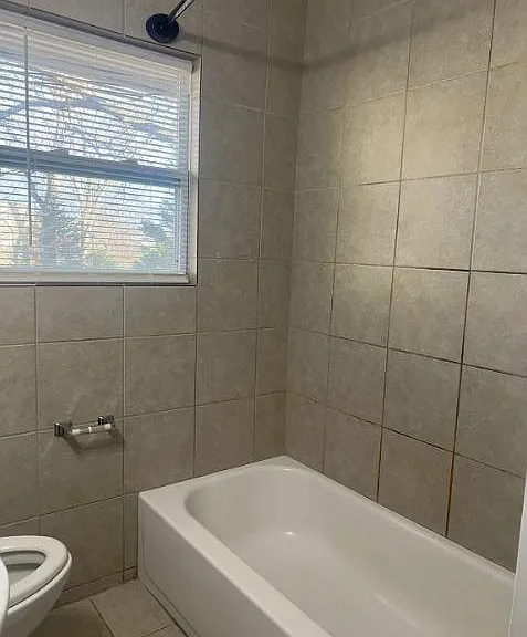 305 W Oak St — Photo 13