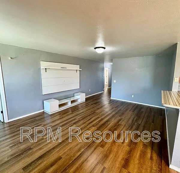7404 Park Meadow Dr — Photo 7
