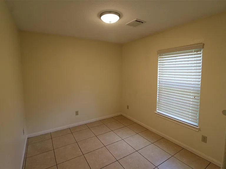 814 Mobile Dr #B — Photo 11
