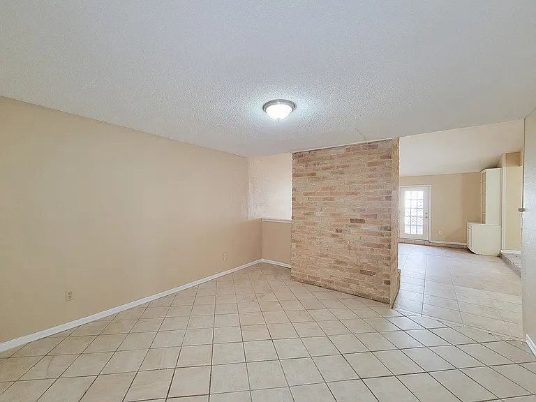 2710 Quail Creek Dr — Photo 11