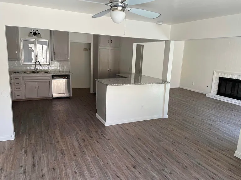 4008 Glenbrook Ave — Photo 1