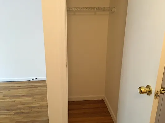 Rented by 18 REALTY | media 22