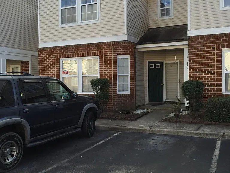 604 Railway Ct — Photo 5