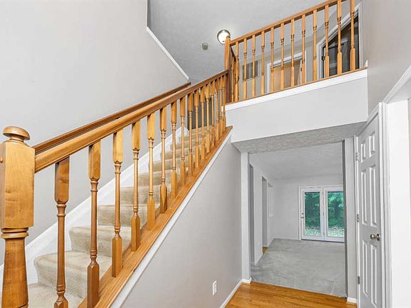 3rd image of 7217 Welbeck Dr