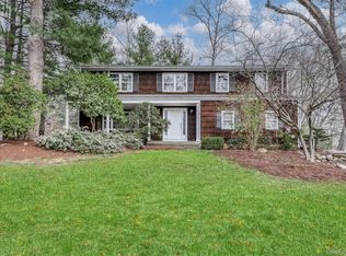 16 Kings Gate Rd, Suffern, NY 10901