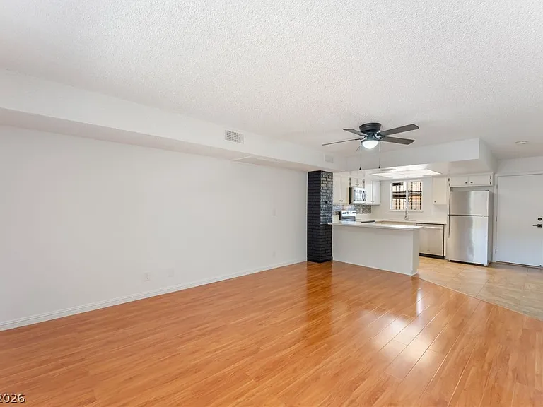 1406 N Jones Blvd — Photo 4