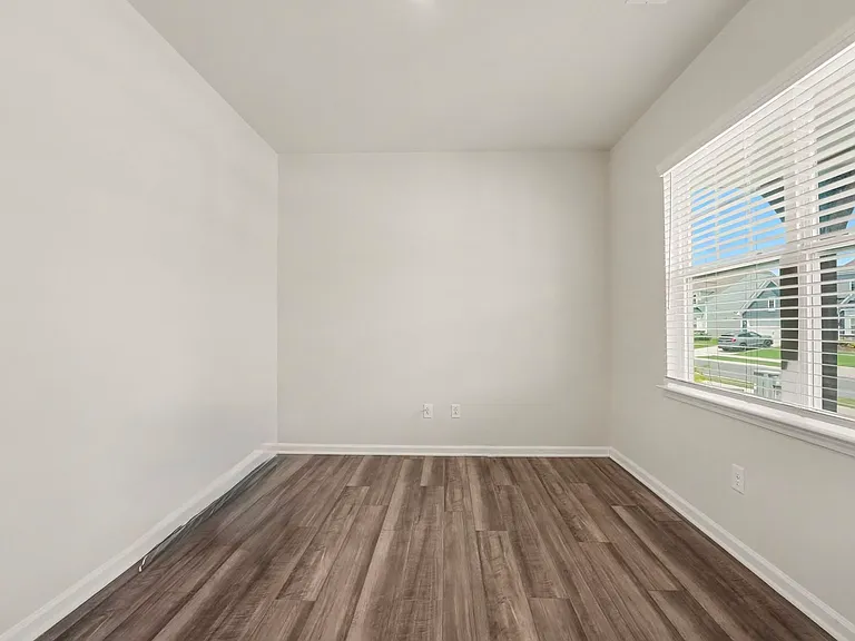 214 Kennerly Center Dr — Photo 8