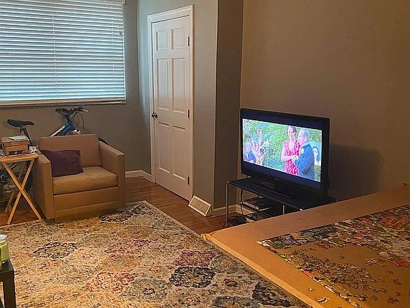 5th image of 1709 Sarah St