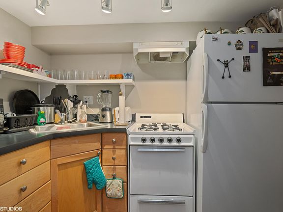 2nd image of 5514 N Paulina St #G