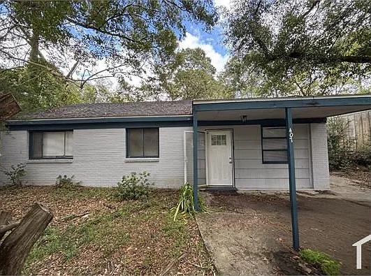 407 Seabreeze Rd E
